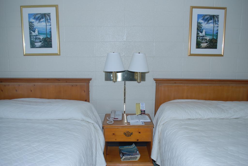 Admiral Motor Inn Миртл-Бич Экстерьер фото
